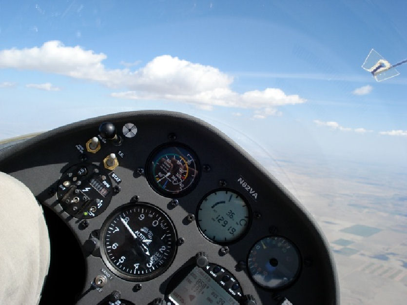 Duo Discus cruising over Wyoming